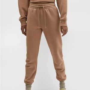Aritzia TNA Cozy Fleece Perfect Sweatpants in Khaki